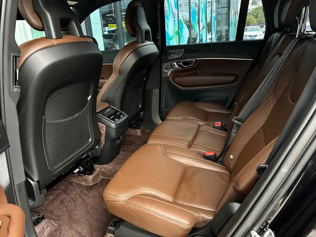 Volvo XC90 — миниатюра 6