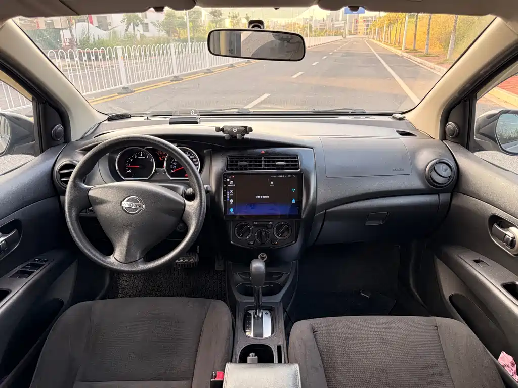 Nissan Livina — миниатюра 16