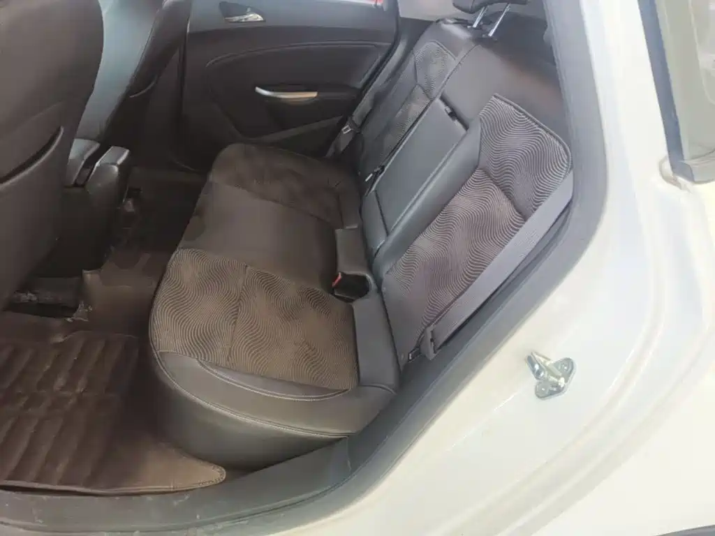 Buick Excelle — миниатюра 17