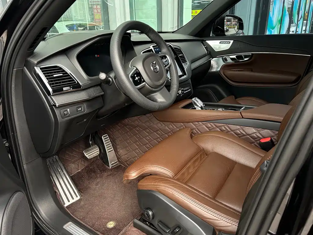 Volvo XC90 — миниатюра 4