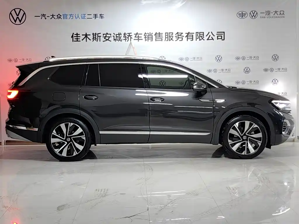 Volkswagen Viloran 2022 380TSI Luxury Pro 6 мест