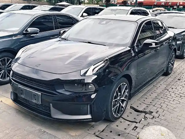 2021 Lynk & Co 03