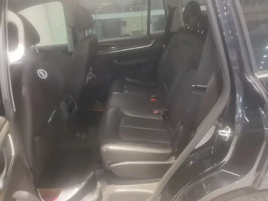 Roewe RX8 — миниатюра 20