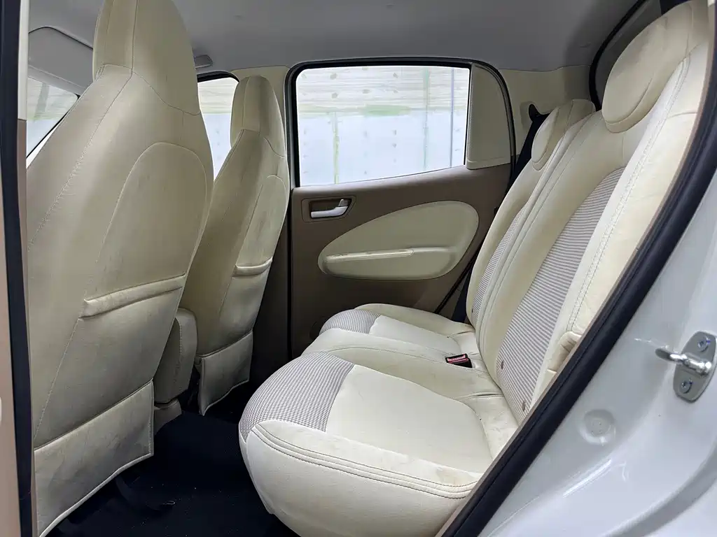 Wuling MINIEV — миниатюра 9