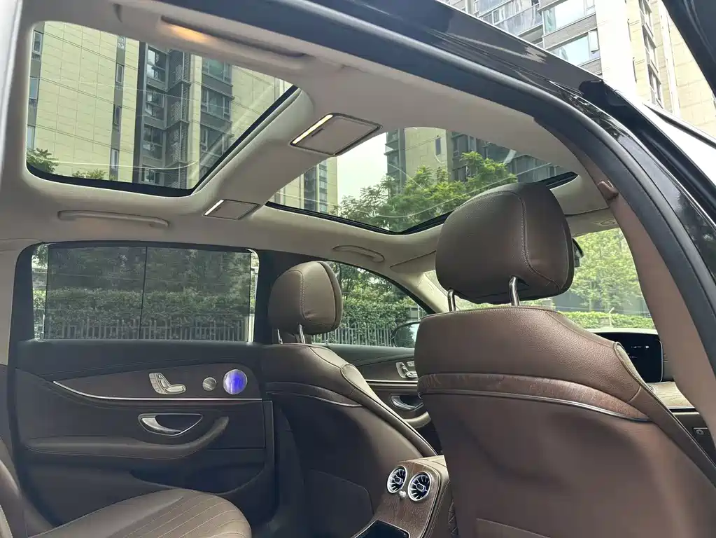 Mercedes-Benz E-Class — миниатюра 15