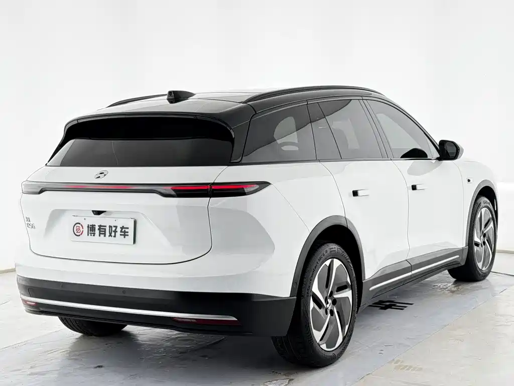 NIO ES6 — миниатюра 10