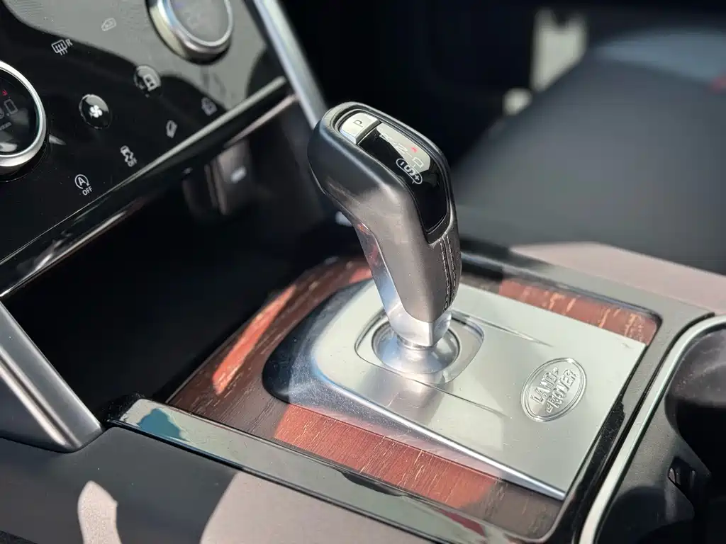 LAND ROVER DISCOVER SPORTS