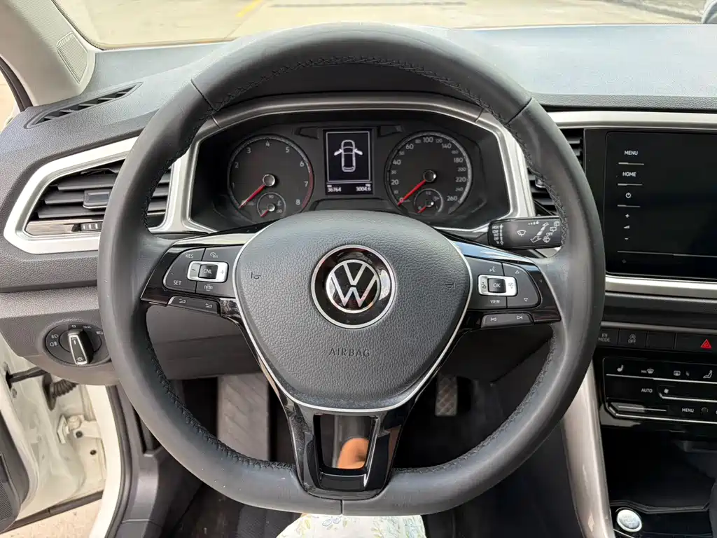 Volkswagen T-Roc — миниатюра 13