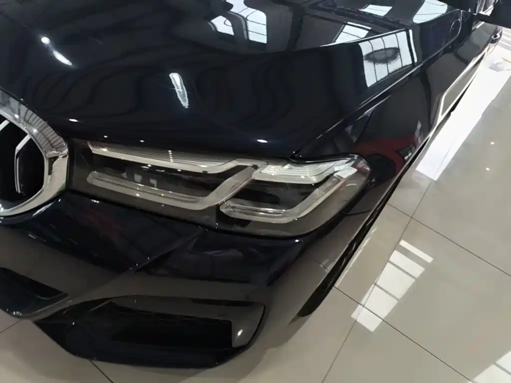 BMW 5 Series — миниатюра 24