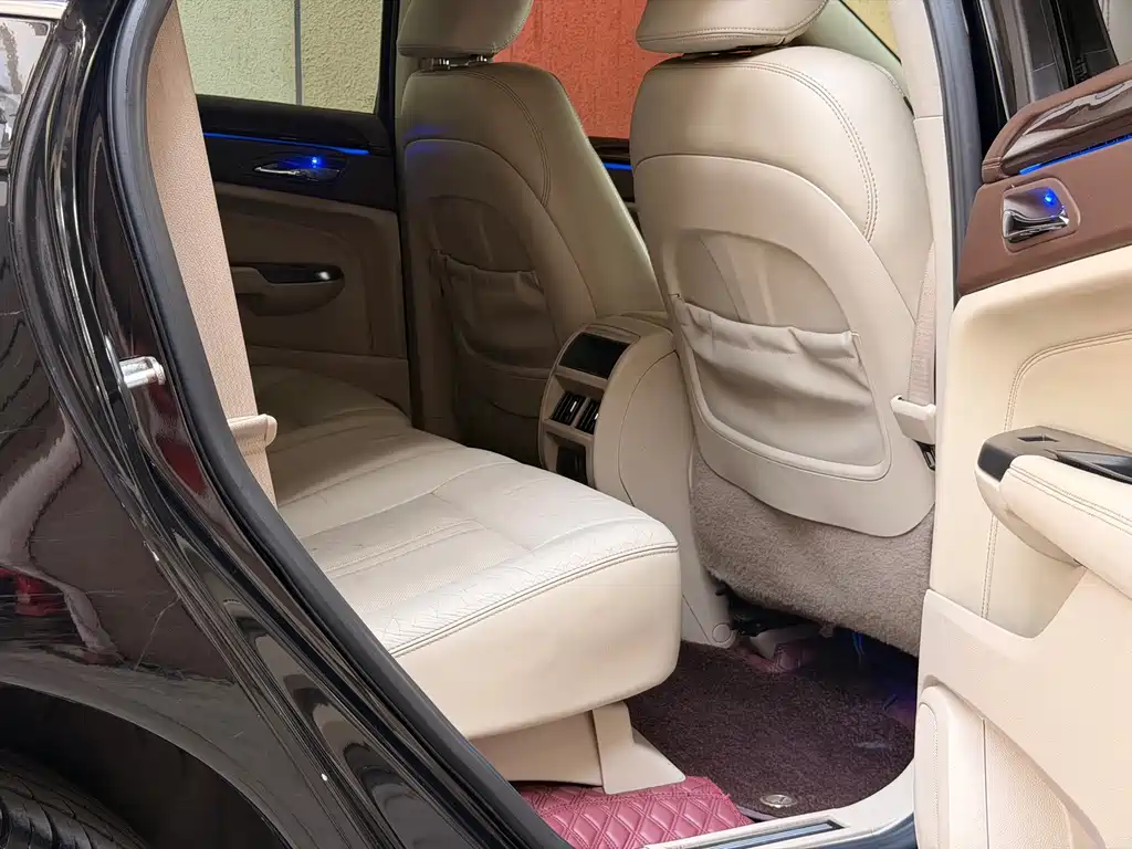 Cadillac SRX — миниатюра 6