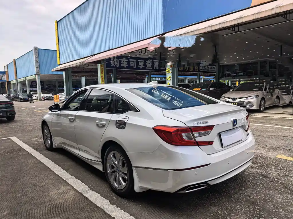 Honda Accord — миниатюра 11