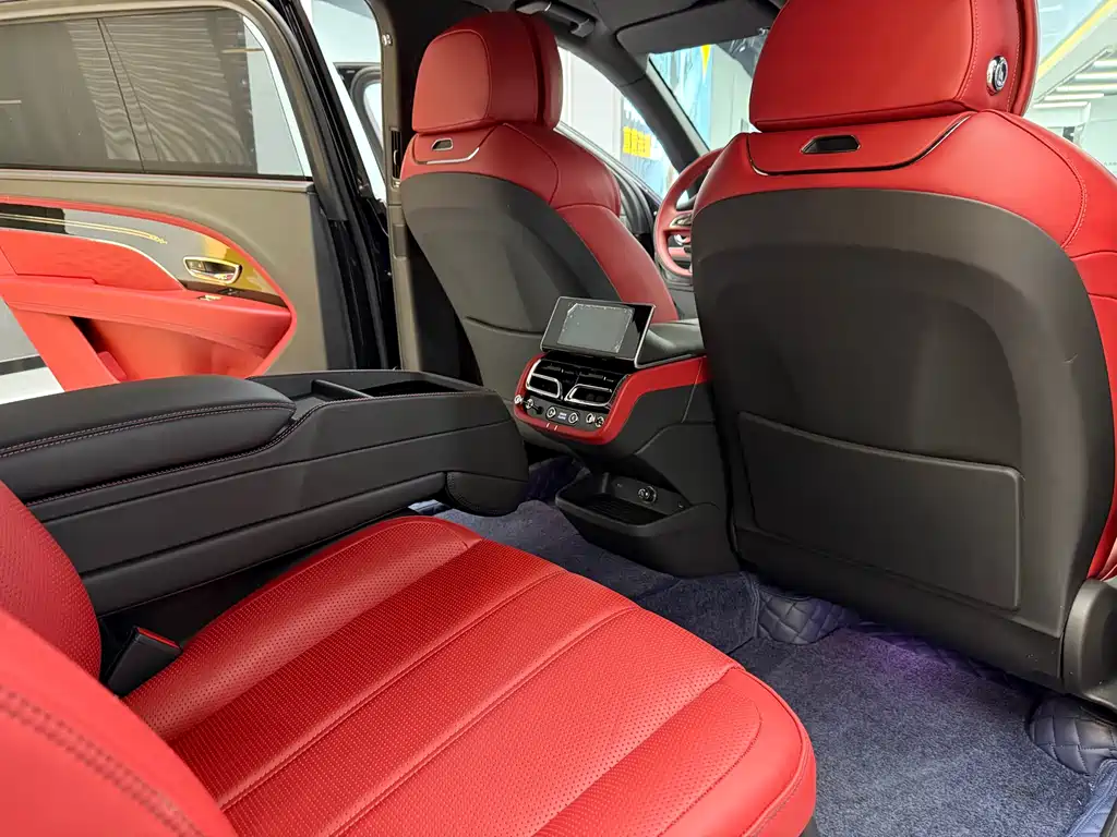 Bentley Bentayga 2023 4.0T V8