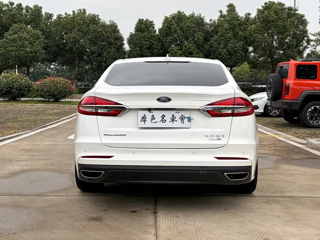 Ford Mondeo — миниатюра 6