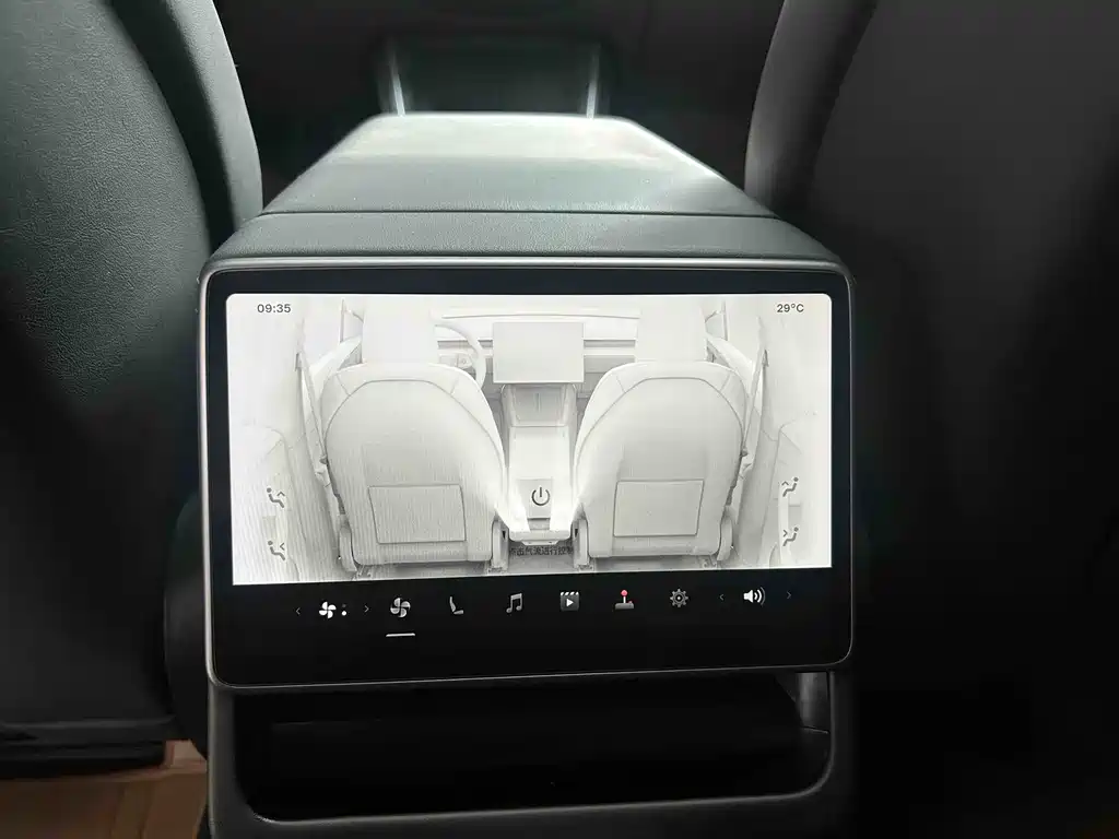 Tesla Model Y — фотографии объявления, Фото 14