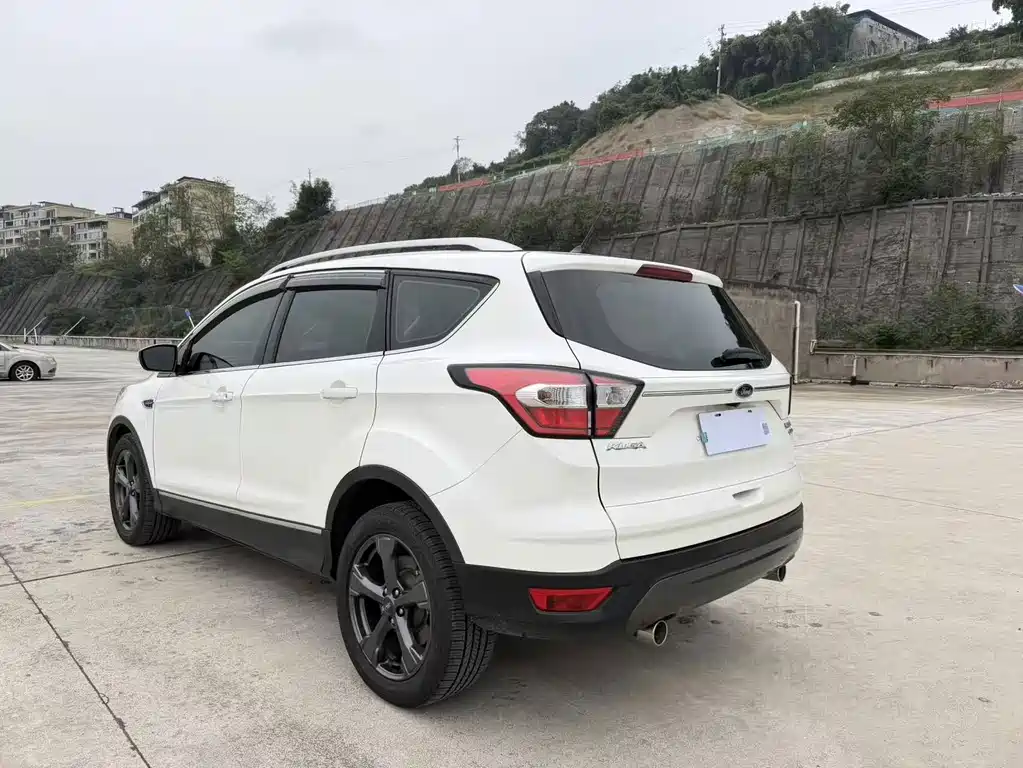 Ford Kuga — миниатюра 14