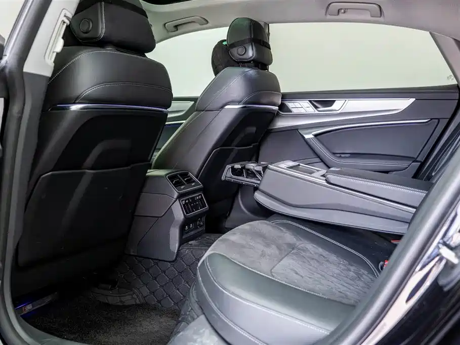 Audi A7L 2024 45 TFSI quattro
