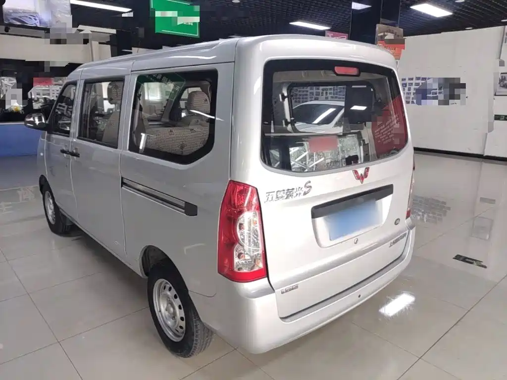Wuling Rongguang S — миниатюра 5
