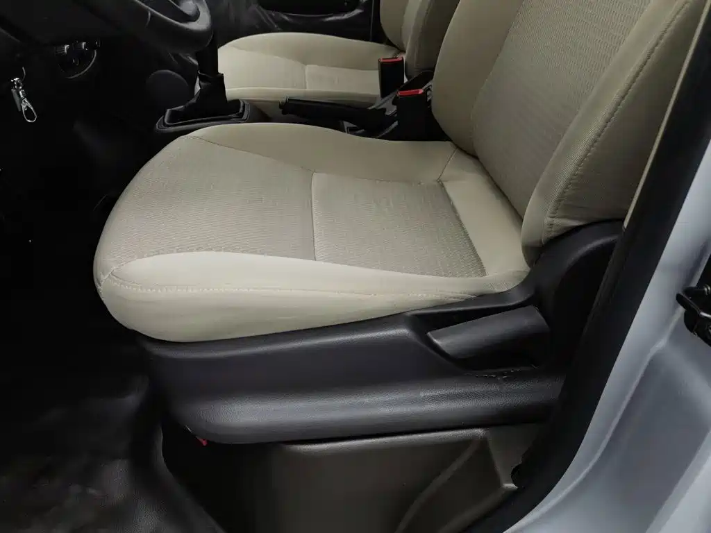 Wuling Rongguang S — миниатюра 20