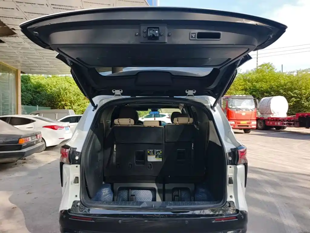 Toyota Sienna — миниатюра 19