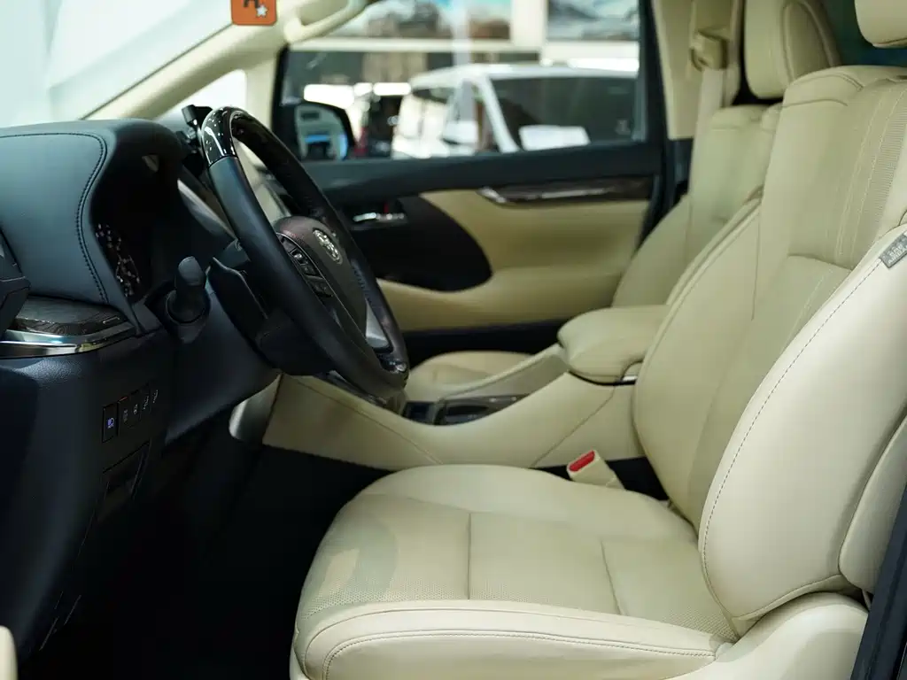 Toyota Vellfire — миниатюра 4