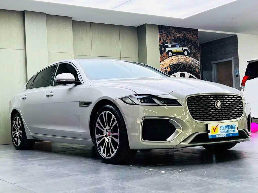 Jaguar XFL — миниатюра 3