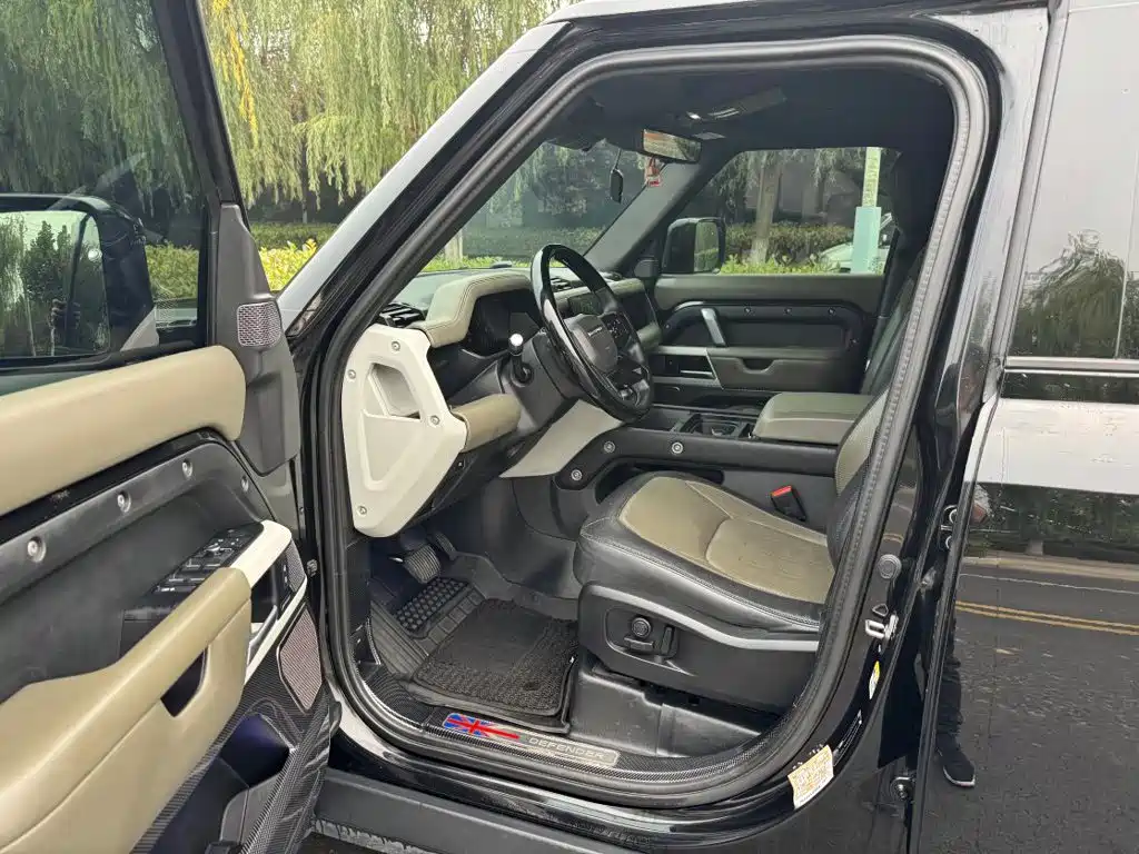 Land Rover Defender — миниатюра 4
