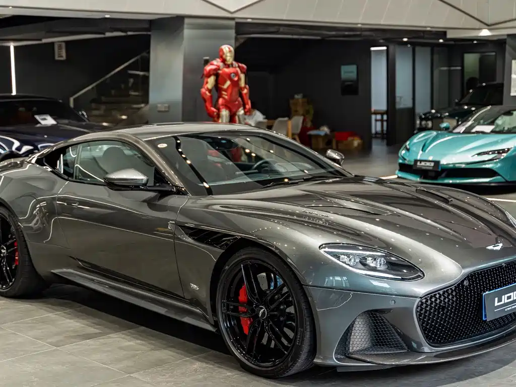 Aston Martin DBS — миниатюра 10