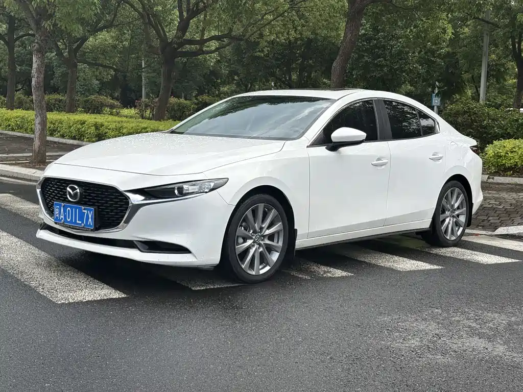Купить Mazda 3 Axela