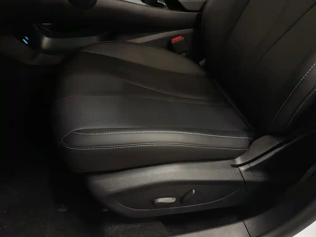 BYD Seal 05 DM-i — миниатюра 20