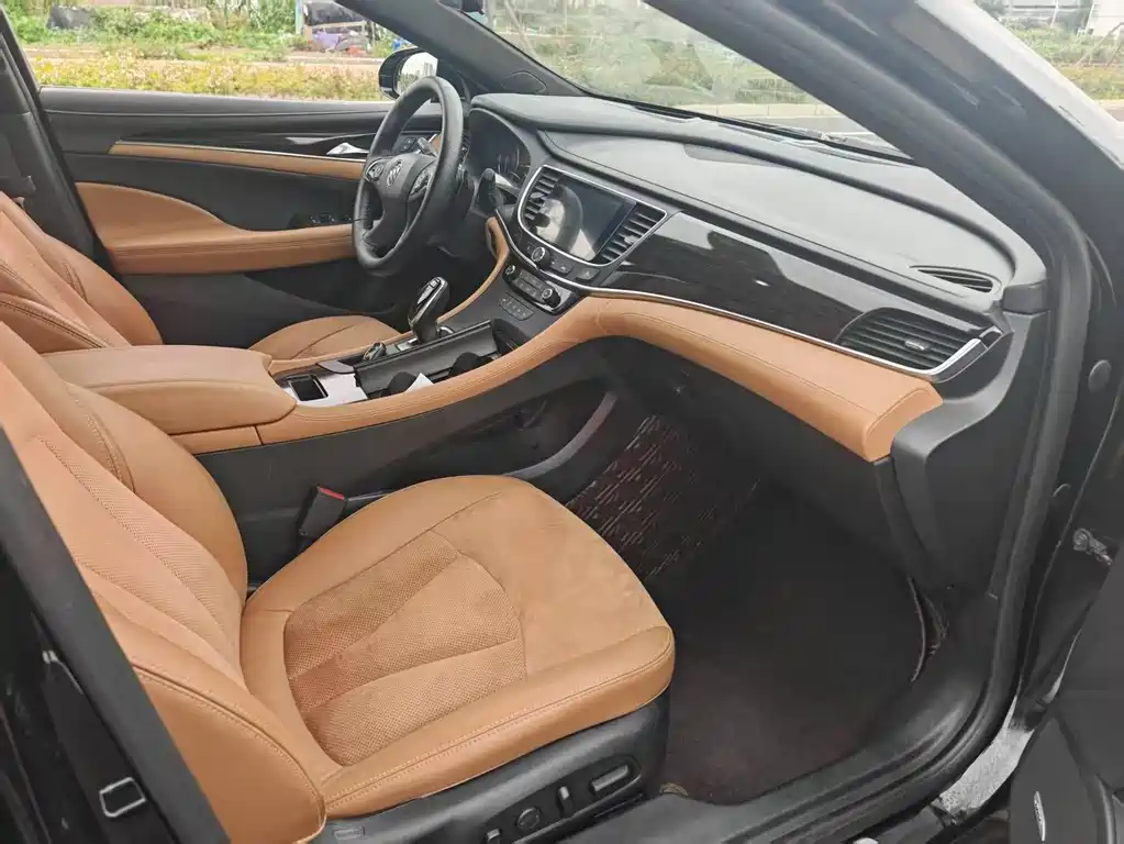 Buick LaCrosse 2021 652T Luxury