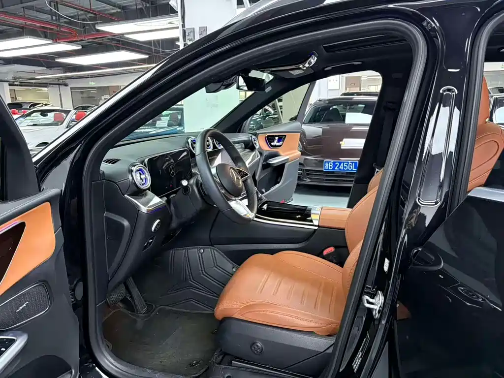 Mercedes-Benz GLC 2024 GLC 260 L 4MATIC 5 мест