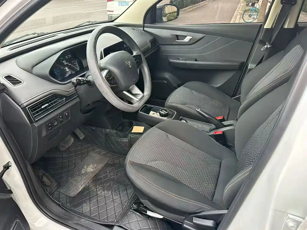 Dongfeng EV YOUNG Guang Xiaoxin — миниатюра 7