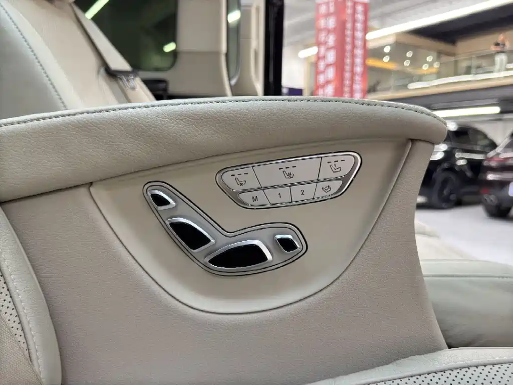 Mercedes-Benz V-Class — миниатюра 8