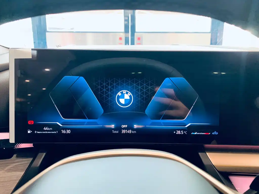 BMW 5 Series — миниатюра 6