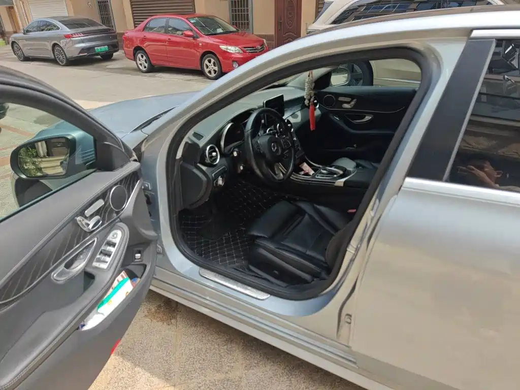 Mercedes-Benz C-Class — миниатюра 14