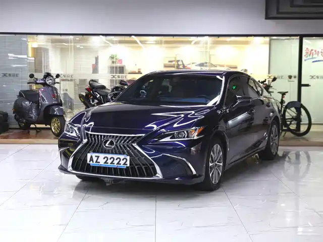 LEXUS  ES 2023