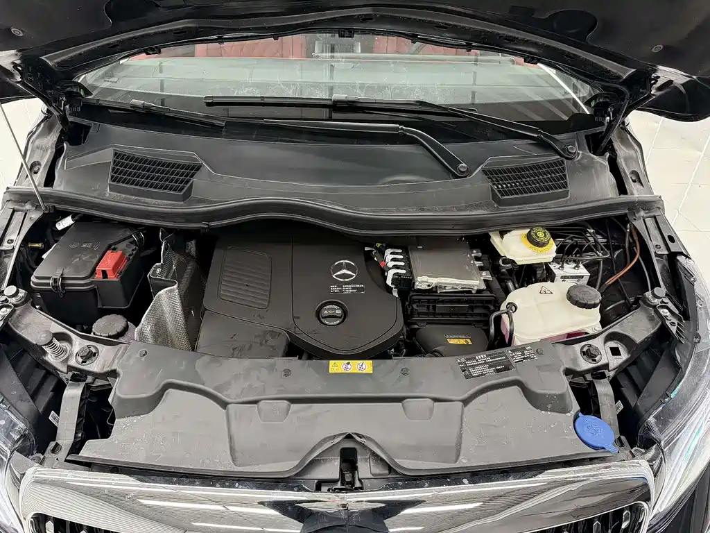 Mercedes-Benz Vito 2024 2.0T Elite 7 мест