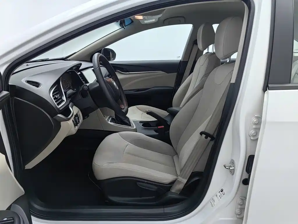 Buick Excelle — миниатюра 10