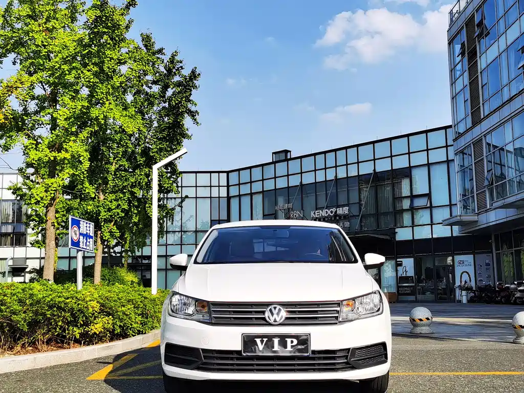 Volkswagen Santana — миниатюра 2
