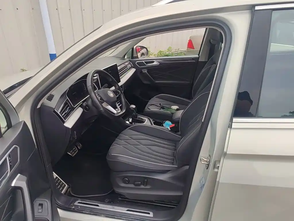 Volkswagen Tiguan L — миниатюра 20