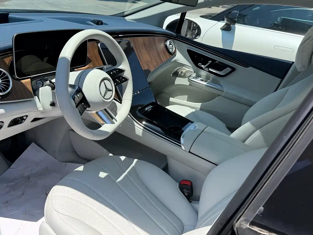 Mercedes-Benz EQE 2025 500 4MATIC Luxury