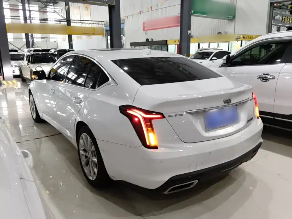 Cadillac CT5 — миниатюра 5