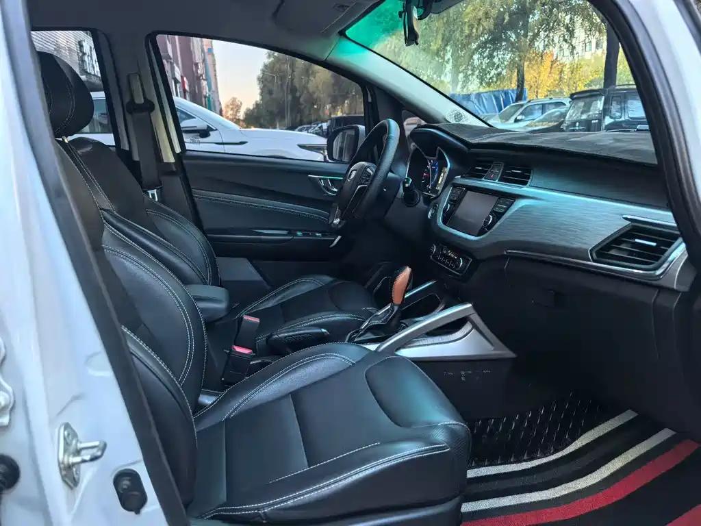 Geely Vision X3 — миниатюра 6
