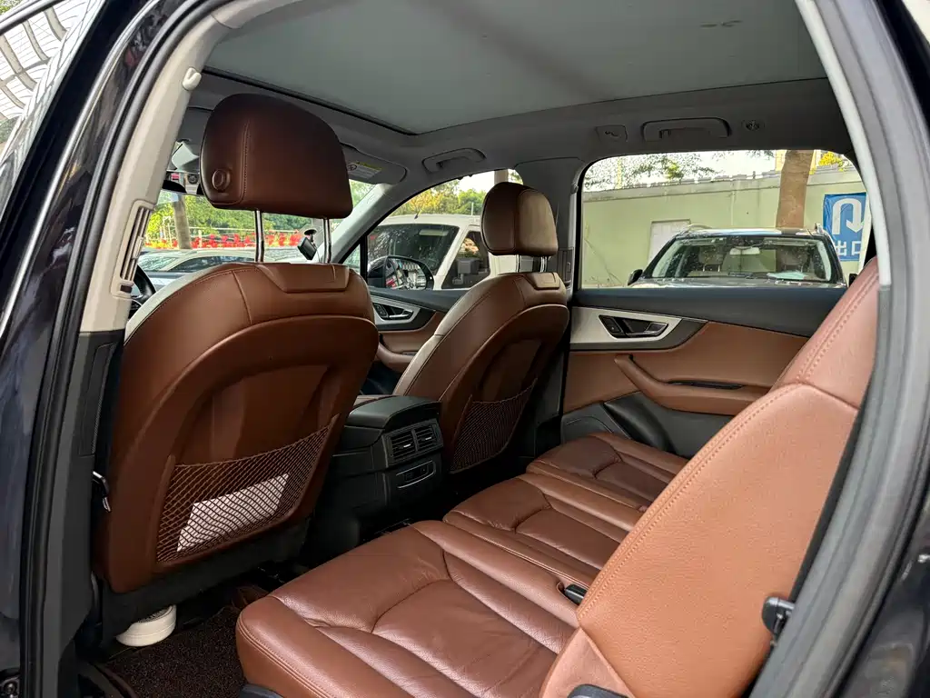 Audi Q7 — миниатюра 9