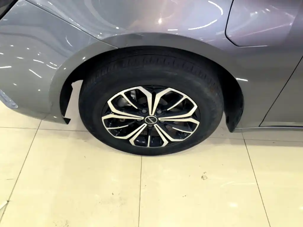 Roewe i6 MAX New Energy — миниатюра 23