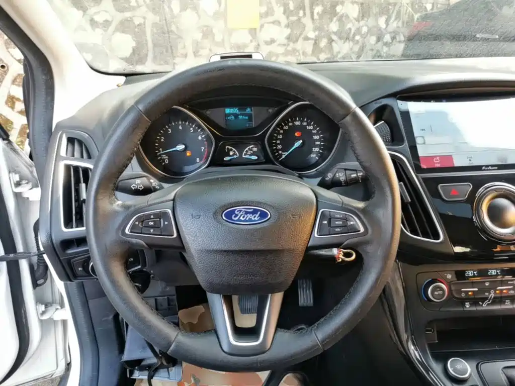 Ford Focus — миниатюра 11