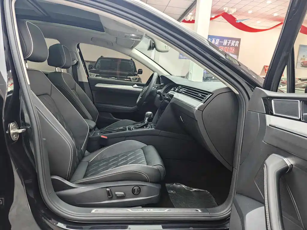 VOLKSWAGEN MAGOTAN GTE PLUG IN HYBRID