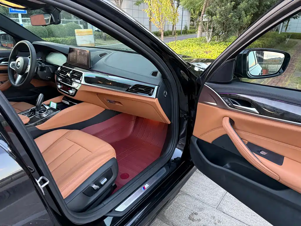 BMW 5 Series — миниатюра 45