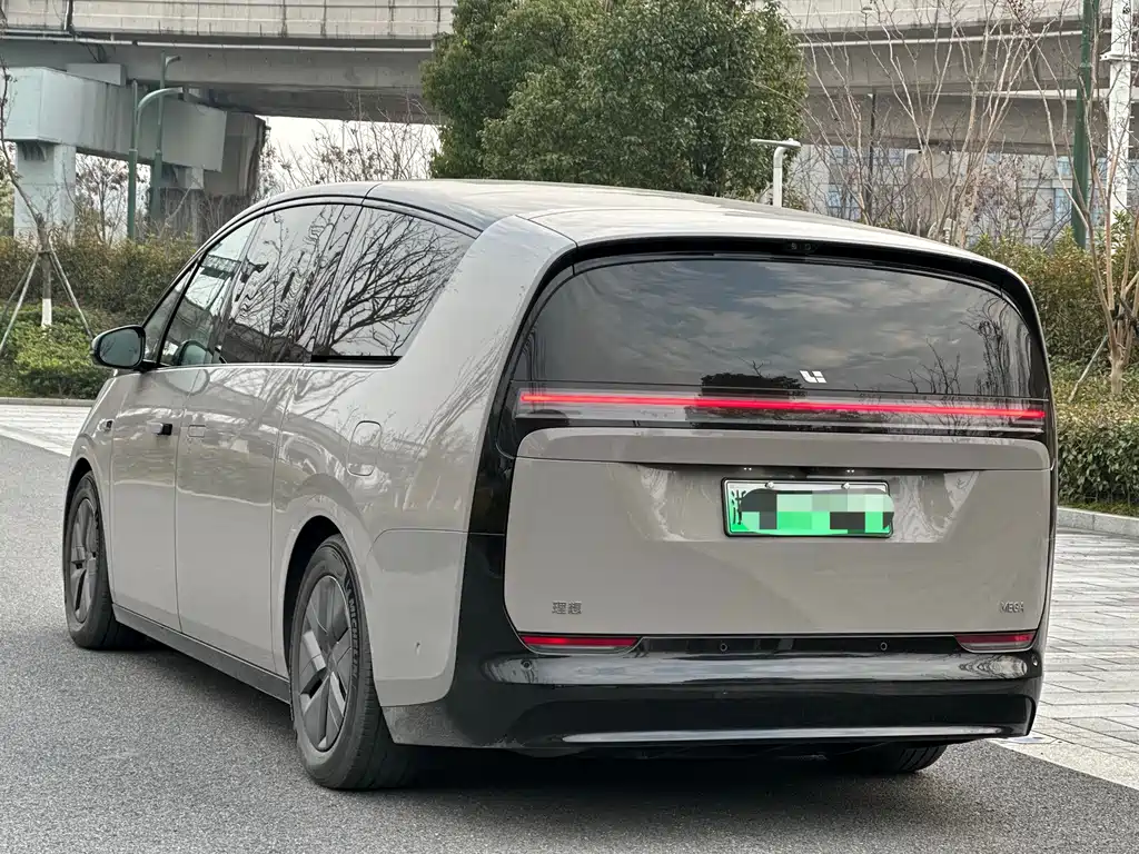 Li Auto IDEAL MEGA