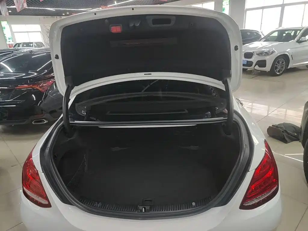 Mercedes-Benz C-Class — миниатюра 19